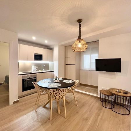 Huerto & Private Patio In The Old Town By Ele Apartments มาลากา ภายนอก รูปภาพ