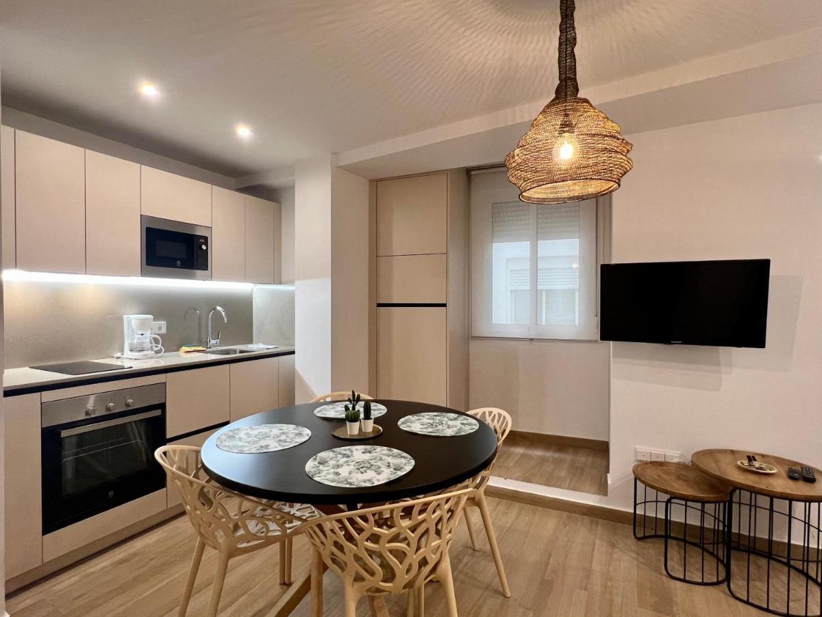 Huerto & Private Patio In The Old Town By Ele Apartments มาลากา ภายนอก รูปภาพ