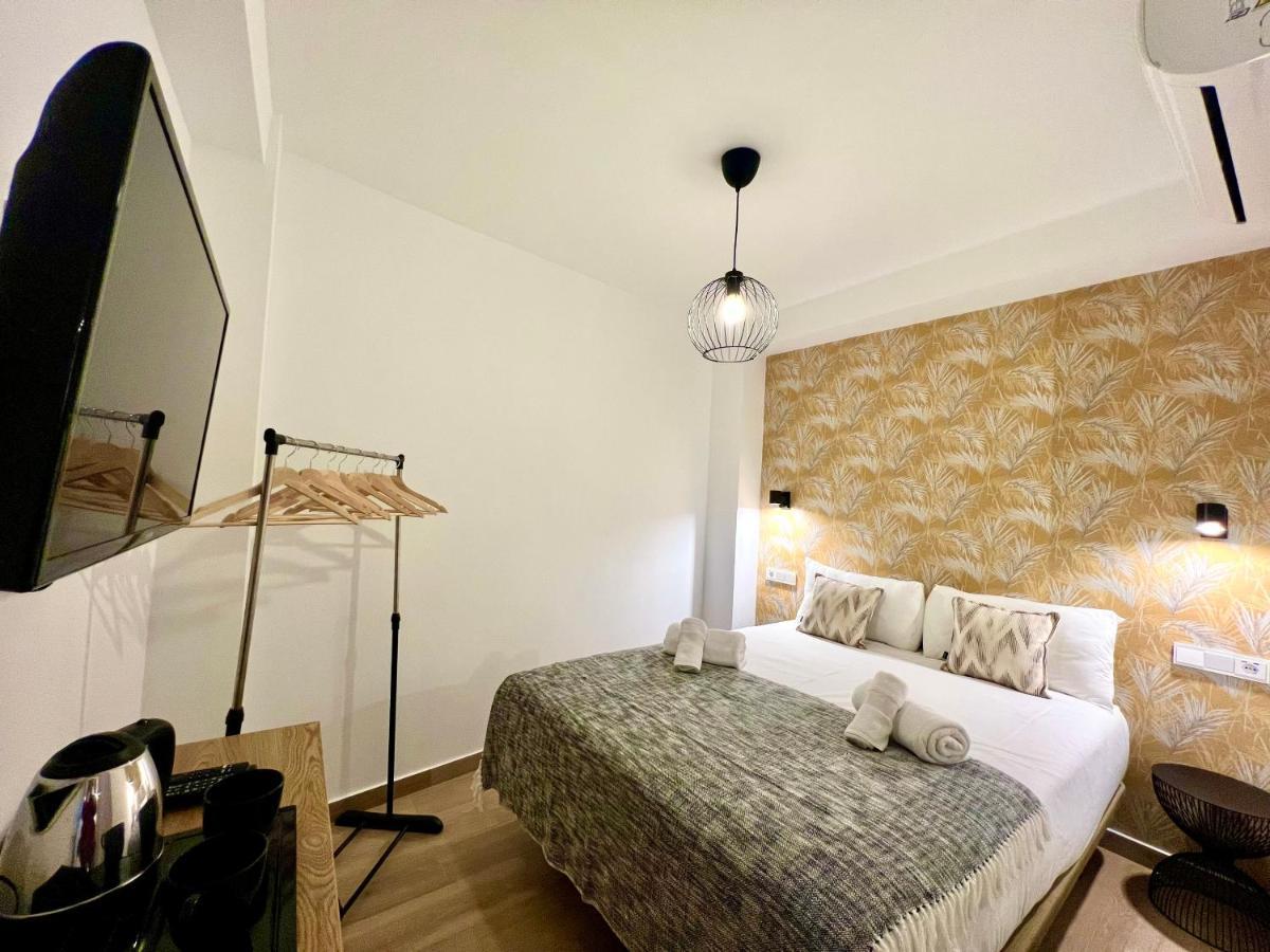 Huerto & Private Patio In The Old Town By Ele Apartments มาลากา ภายนอก รูปภาพ